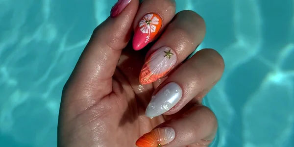 Manicure In Vacanza