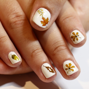 Fall nail art